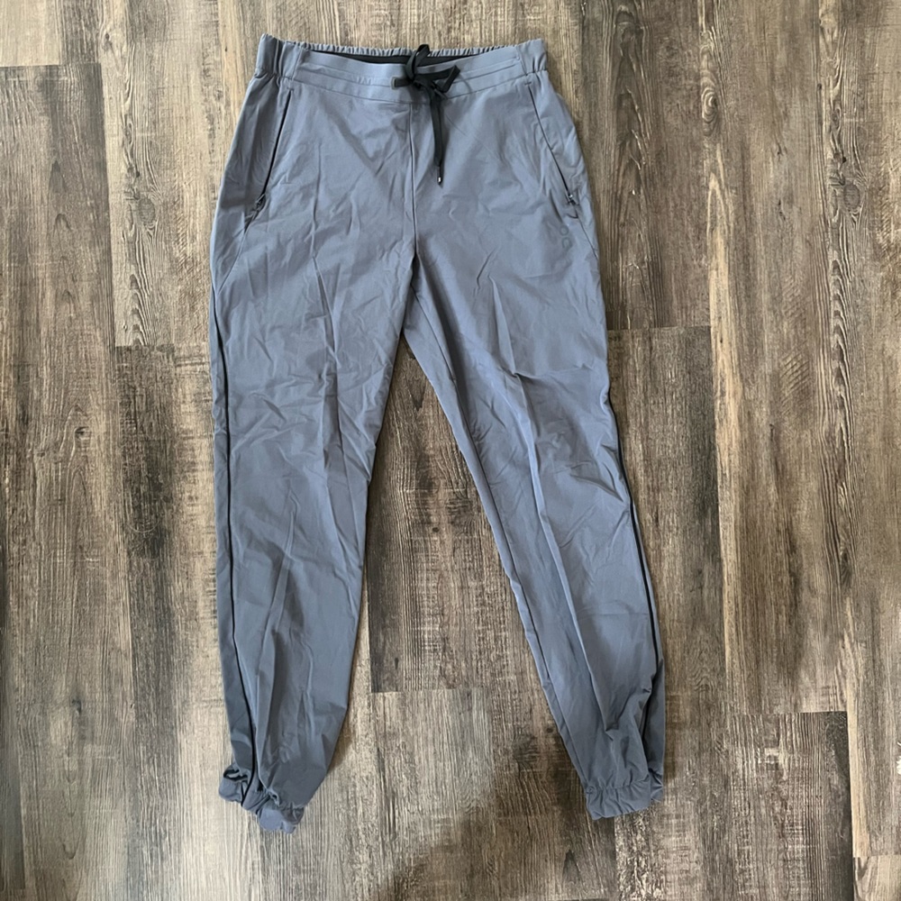 OnCloud OnRunning Women’s sweatpants size s